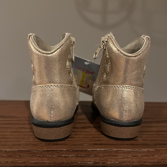 New in box Cat & Jack Addie Gold Glitter toddler boots, size 7. - Picture 3 of 6